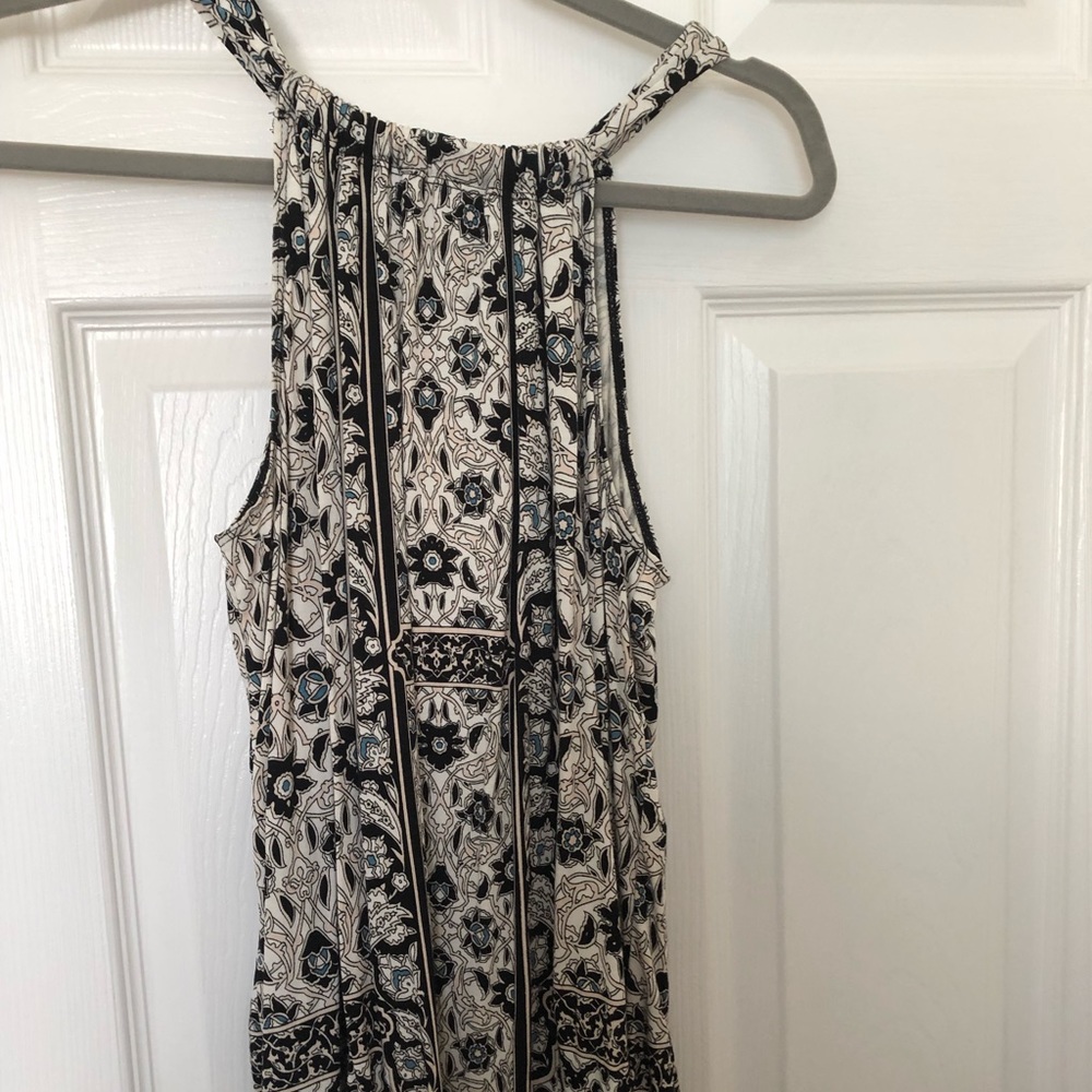 Max studio sleeveless shirt